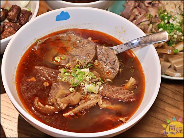 ▲▼台中CP值超高日本A5和牛牛肉麵、烤肉飯附肉片牛肉湯。（圖／部落客商妮提供）