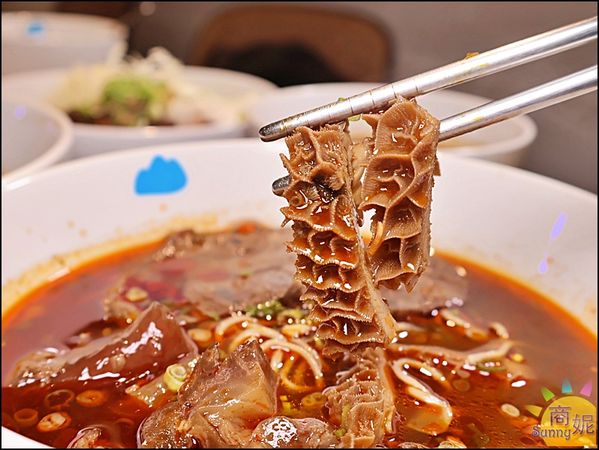 ▲▼台中CP值超高日本A5和牛牛肉麵、烤肉飯附肉片牛肉湯。（圖／部落客商妮提供）