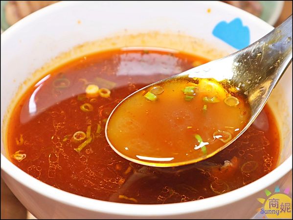 ▲▼台中CP值超高日本A5和牛牛肉麵、烤肉飯附肉片牛肉湯。（圖／部落客商妮提供）