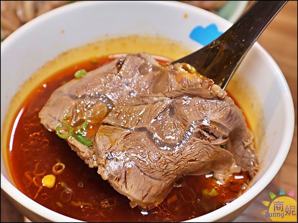 ▲▼台中CP值超高日本A5和牛牛肉麵、烤肉飯附肉片牛肉湯。（圖／部落客商妮提供）