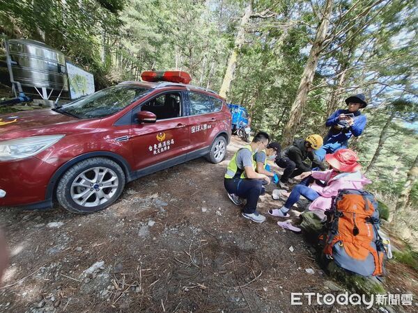▲嘉明湖國家步道55歲女登山客扭傷獲救。（圖／記者楊晨東翻攝）