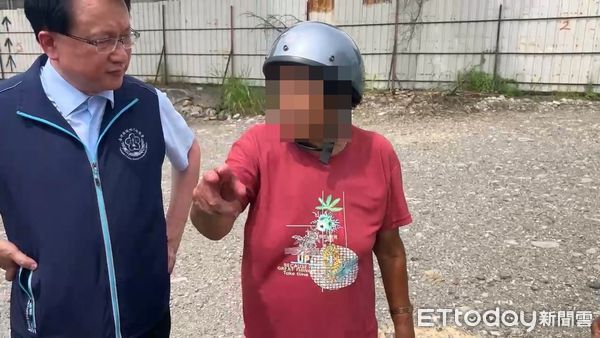 ▲▼     橋頭檢察長勘驗美濃大峽谷！在地種田阿嬤攔路申冤：報警都沒用        。（圖／民眾提供）