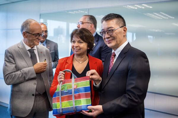 ▲▼法參議院友台小組訪民進黨，聚焦高科技及經貿合作。徐國勇感謝法國力挺台灣國際參與，盼台法互訪更熱絡。（圖／民進黨提供）