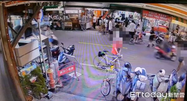 ▲台南市中西區保安路驚傳腳踏車遭竊，警方火速調閱監視器追查，失竊車輛順利尋獲，卻發現竟是一名患有眼疾楊男疑誤認誤騎。（記者林東良翻攝，下同）