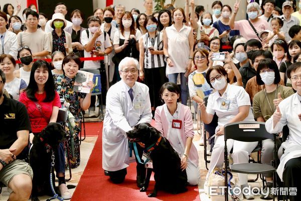 北榮今天替歐巴舉行退休儀式。（圖／北榮提供）