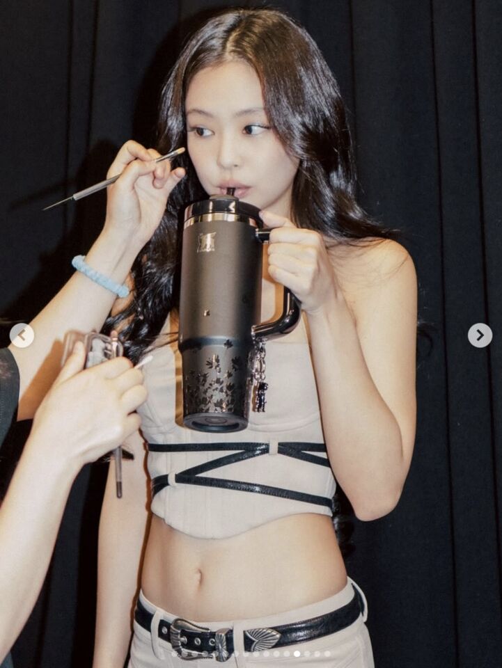 眉毛,眉彩,眉妝,眉粉,眉筆,彩妝,RMK,DOLCE & GABBANA。（圖／品牌提供、IG）