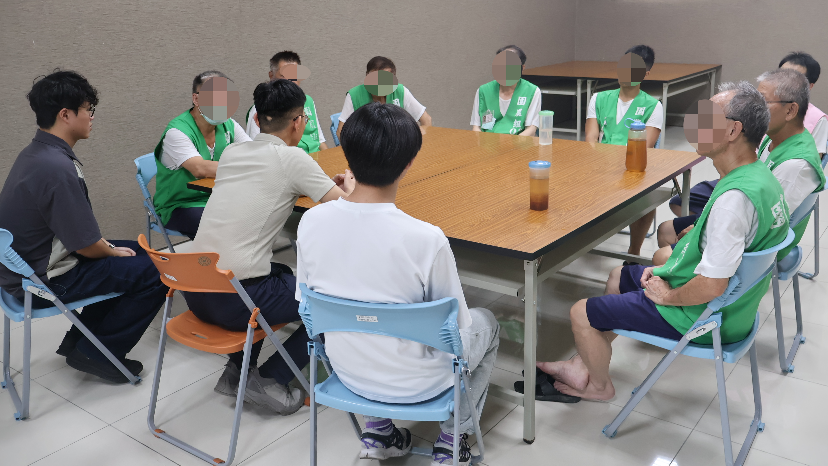 ▲▼八德外役監獄為建構社會安全網積極協助收容人強化心理健康與復歸能力，特與八里療養院合作。（圖／法務部矯正署八德外役監提供）