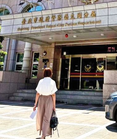 陳珮甄發文稱遭作家H控告，已去警局做筆錄。（翻攝自陳珮甄IG）