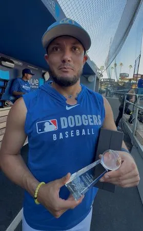 ▲▼道奇羅哈斯。（圖／翻攝自X／@claudiagestro）