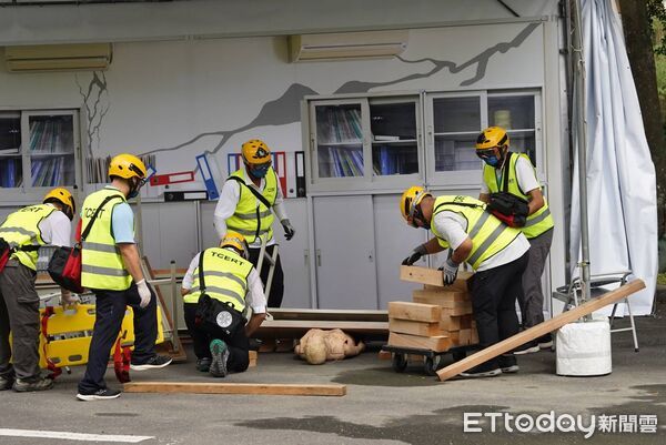 ▲台南市消防局結合烏山頭水庫辦理T-CERT分區觀摩演練，展現自主防災能量。（記者林東良翻攝，下同）