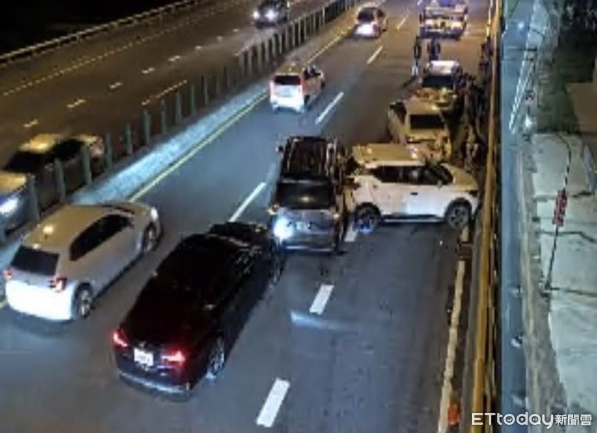 快訊／台88晚間嚴重事故　「5車連環撞」現場慘況曝