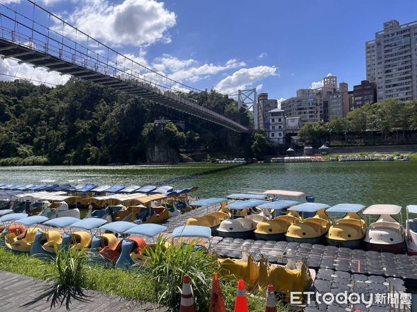 ▲新北市新店區碧潭吊橋。（圖／記者陳以昇翻攝）