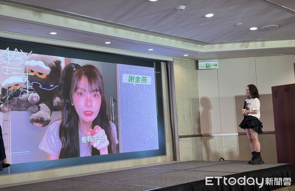 ▲▼謝金燕錄VCR給孫淑媚。（圖／記者蔡琛儀攝）