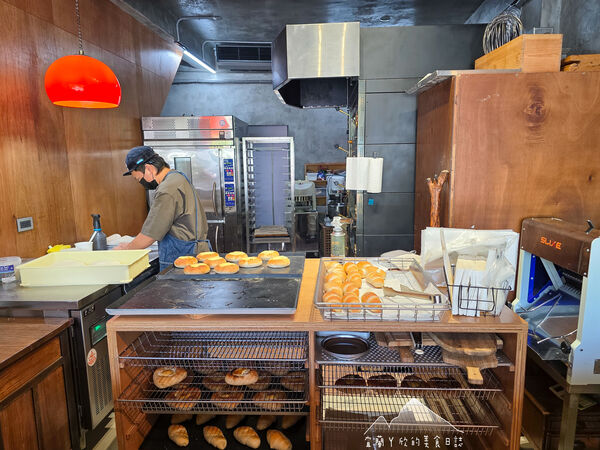 ▲▼宜蘭村華麵包店。（圖／宜蘭ㄚ欣的美食日誌臉書專頁授權提供）