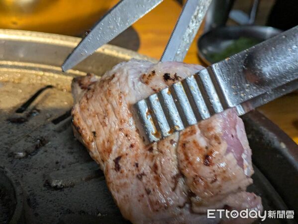 ▲八色烤肉。（圖／記者黃士原攝）