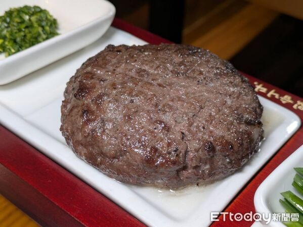 ▲八色烤肉。（圖／記者黃士原攝）