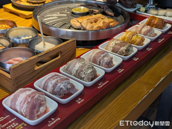 ▲八色烤肉。（圖／記者黃士原攝）