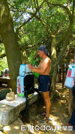 ▲▼揹水上山33年！「柴山守護神」洪木生謝幕　奉茶精神感動無數山友。（圖／蔡侑霖提供）