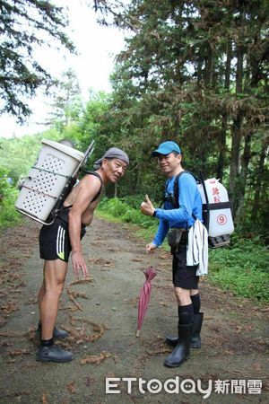 ▲▼揹水上山33年！「柴山守護神」洪木生謝幕　奉茶精神感動無數山友。（圖／蔡侑霖提供）