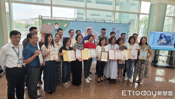 ▲工研院與慈濟基金會舉辦「送愛到台南」捐贈活動，協助災後校園復原。（記者林東良翻攝，下同）