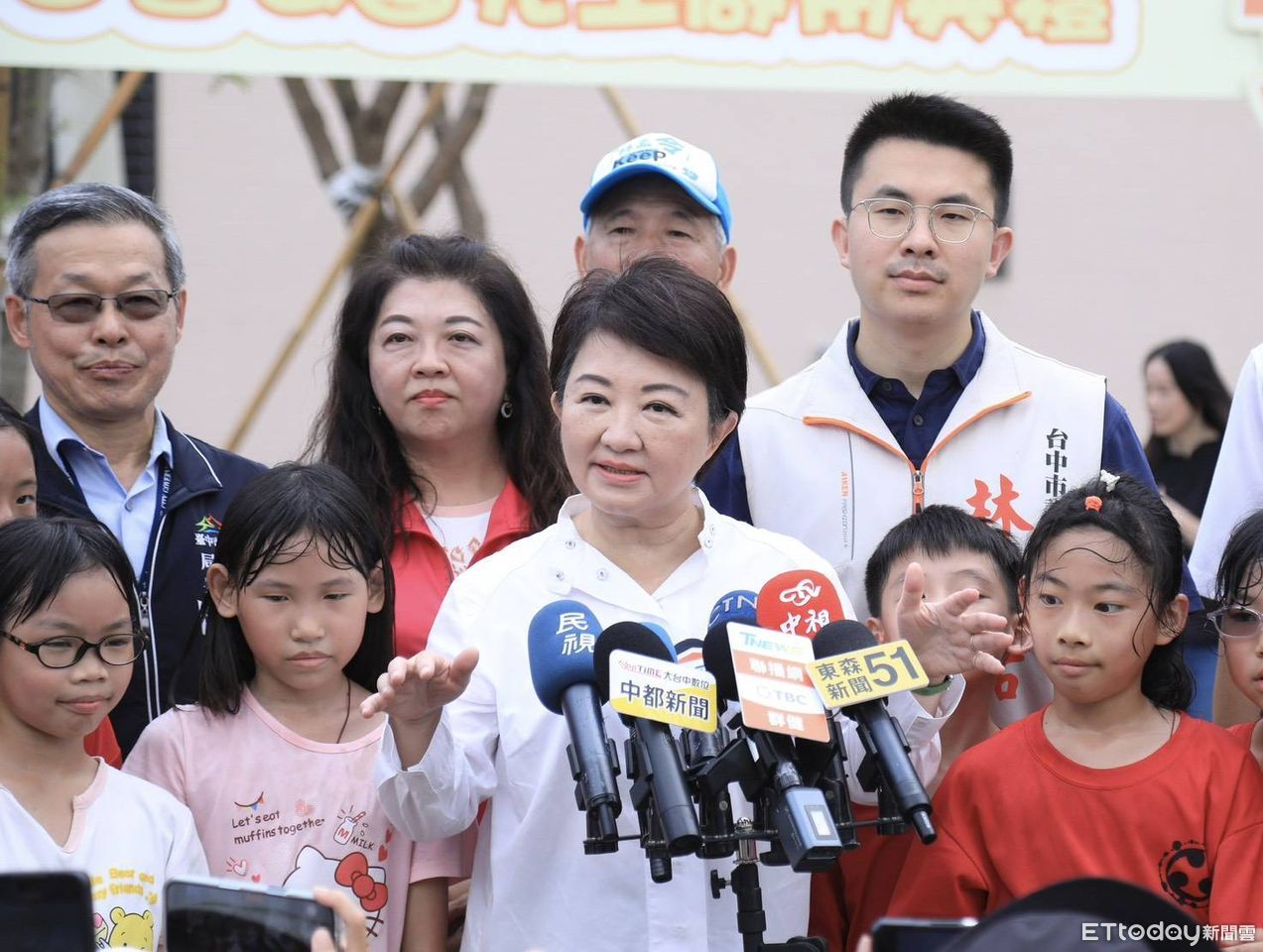 [討論] 中捷藍線補助被砍 盧媽：眼淚快流下來