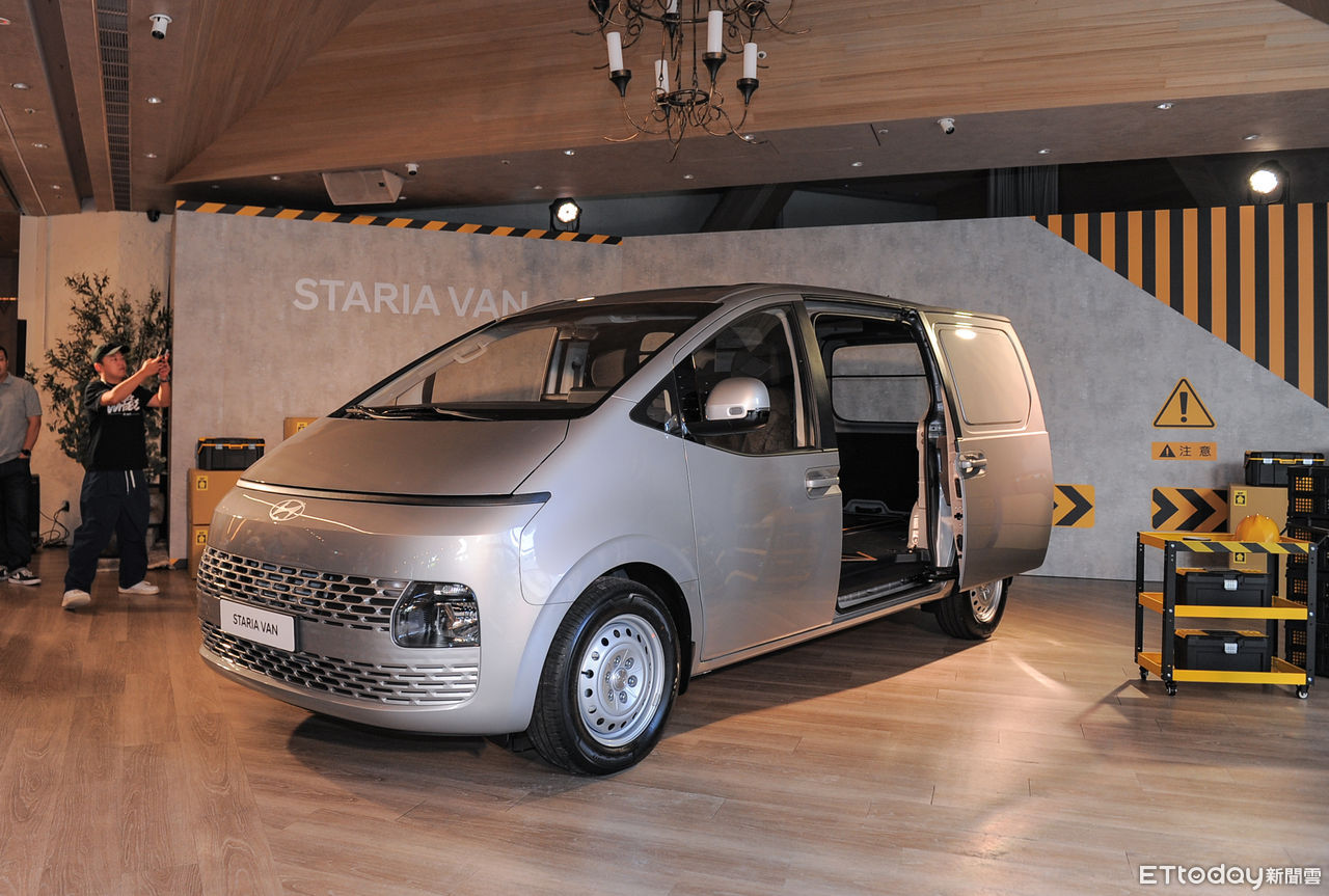 ▲Staria Van 3人座貨車、Staria Camper露營車。（圖／記者林鼎智攝）