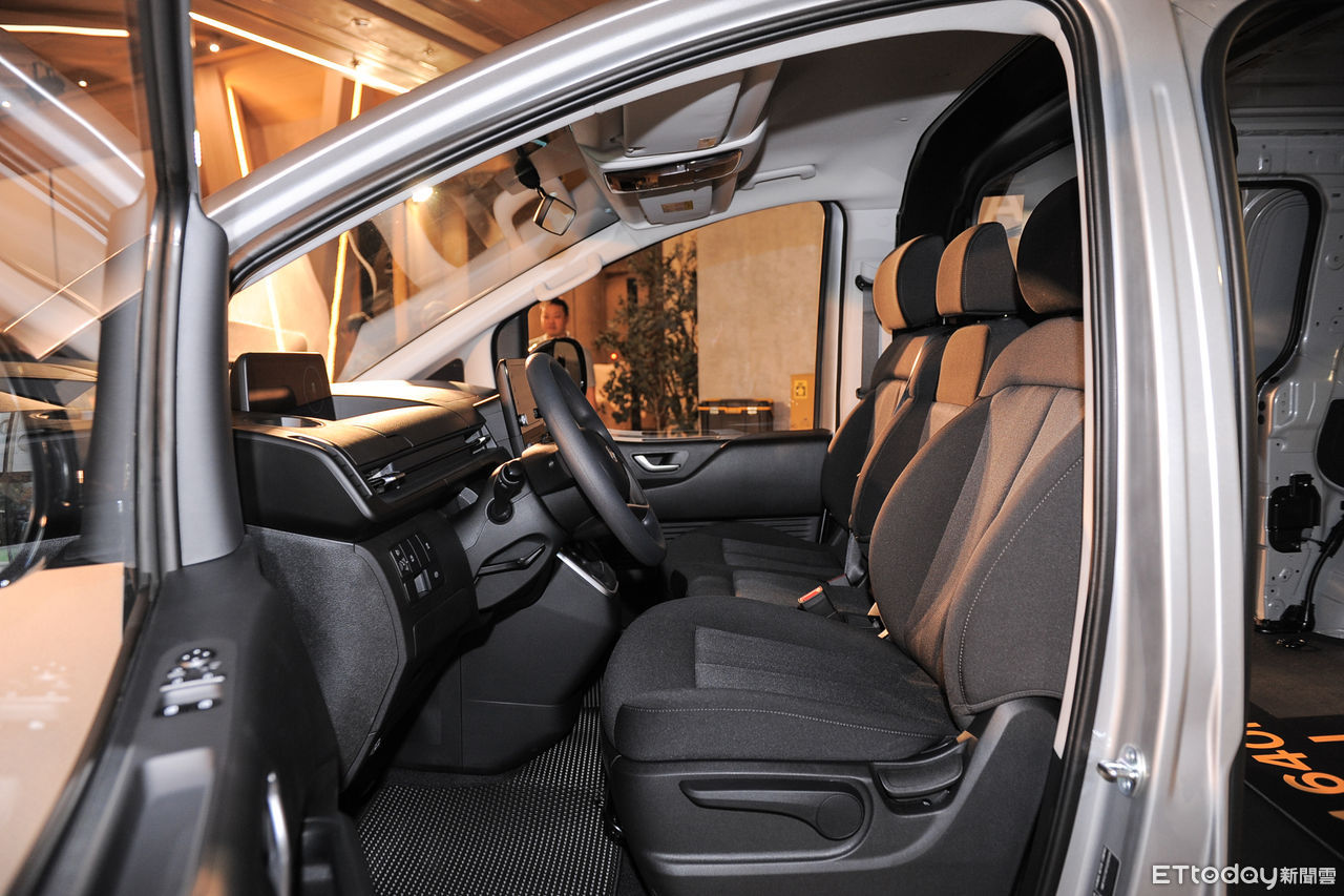 ▲Staria Van 3人座貨車、Staria Camper露營車。（圖／記者林鼎智攝）