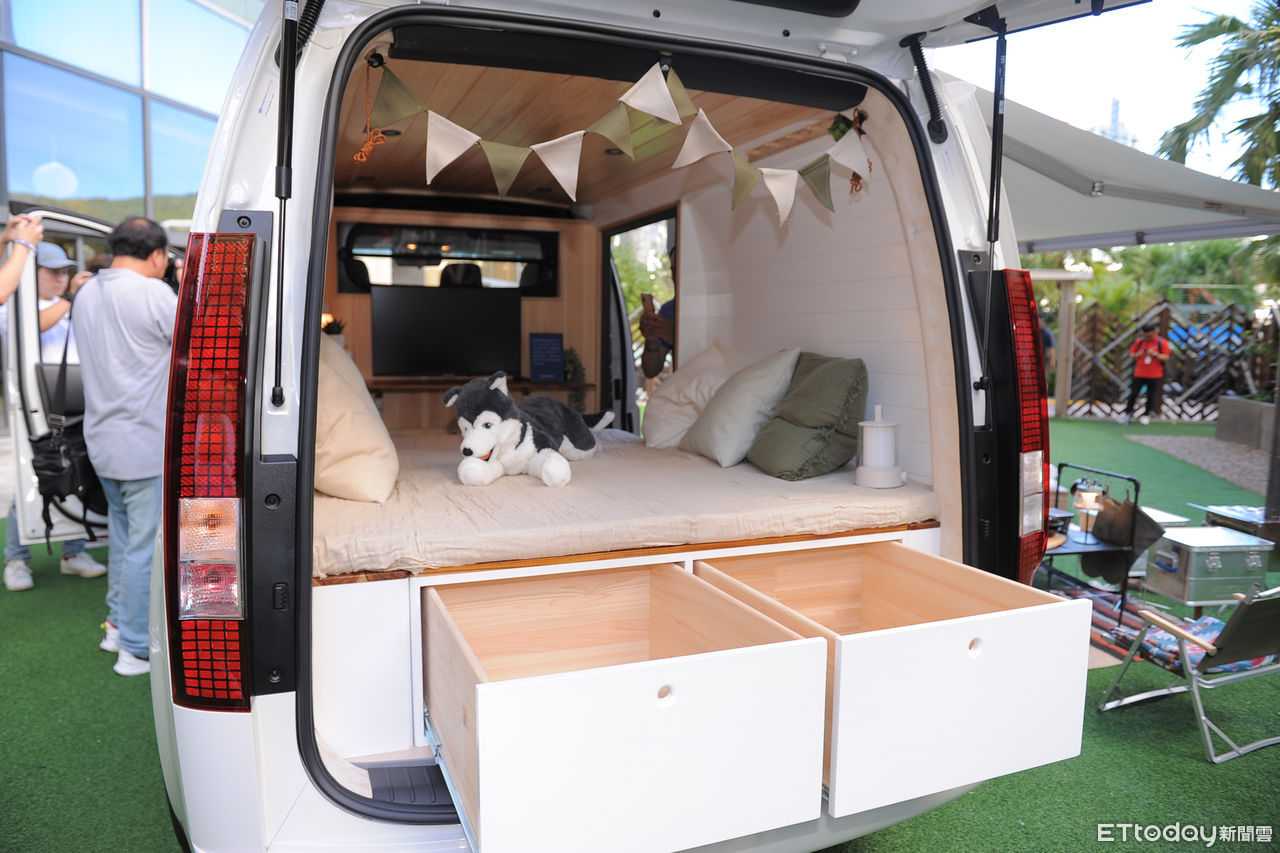 ▲Staria Van 3人座貨車、Staria Camper露營車。（圖／記者林鼎智攝）