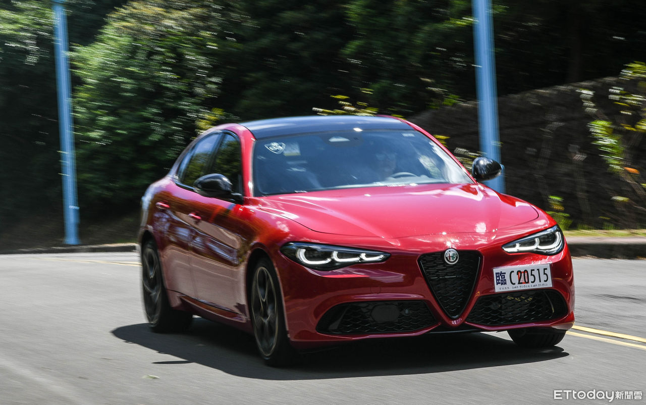 ▲Giulia雖然世代偏舊、久未改款，但仍給人超高顏值、動態魅力更是讓人難以抗拒！（圖／記者徐煜展攝）