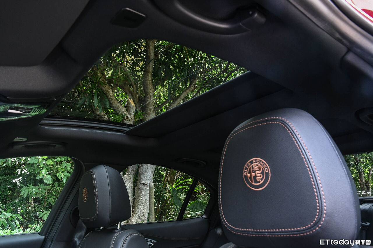 ▲Giulia雖然世代偏舊、久未改款，但仍給人超高顏值、動態魅力更是讓人難以抗拒！（圖／記者徐煜展攝）