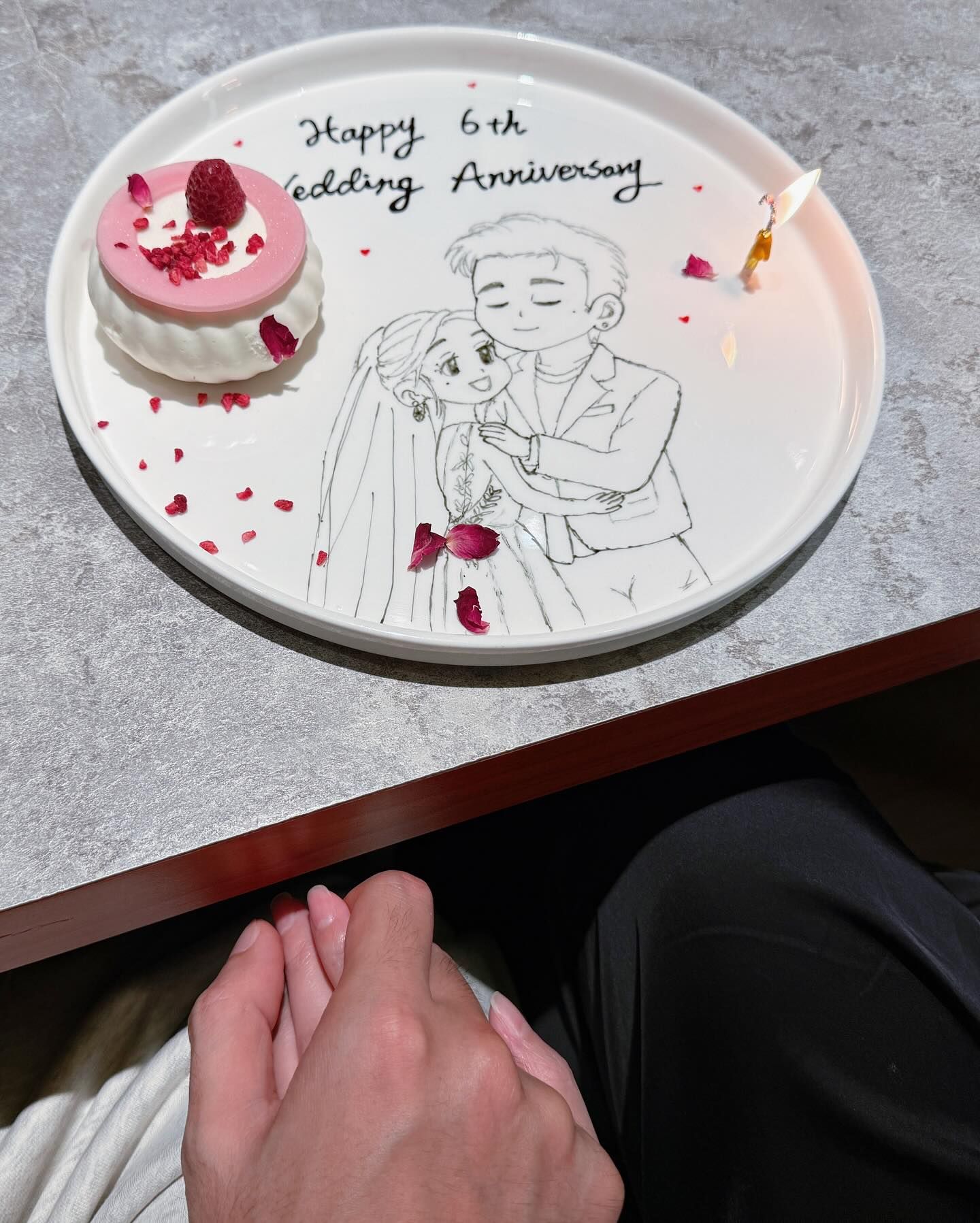 ▲▼楊丞琳結婚6週年曬牽手放閃照！曝手術近況。（圖／翻攝自Instagram／rainie77）