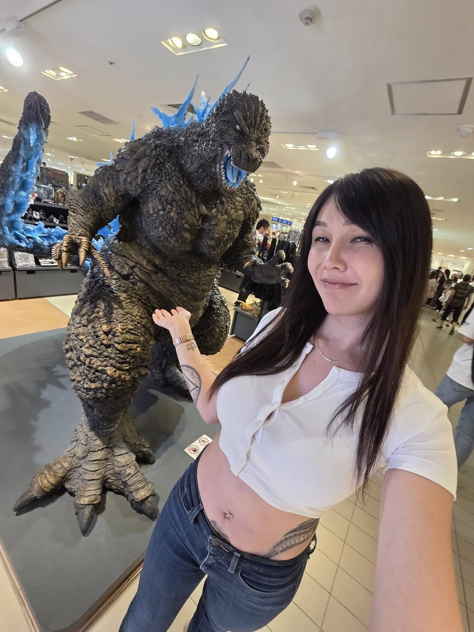 ▲▼股市冥燈巴逆逆。（圖／翻攝臉書／吃土鋁繩-巴逆逆）