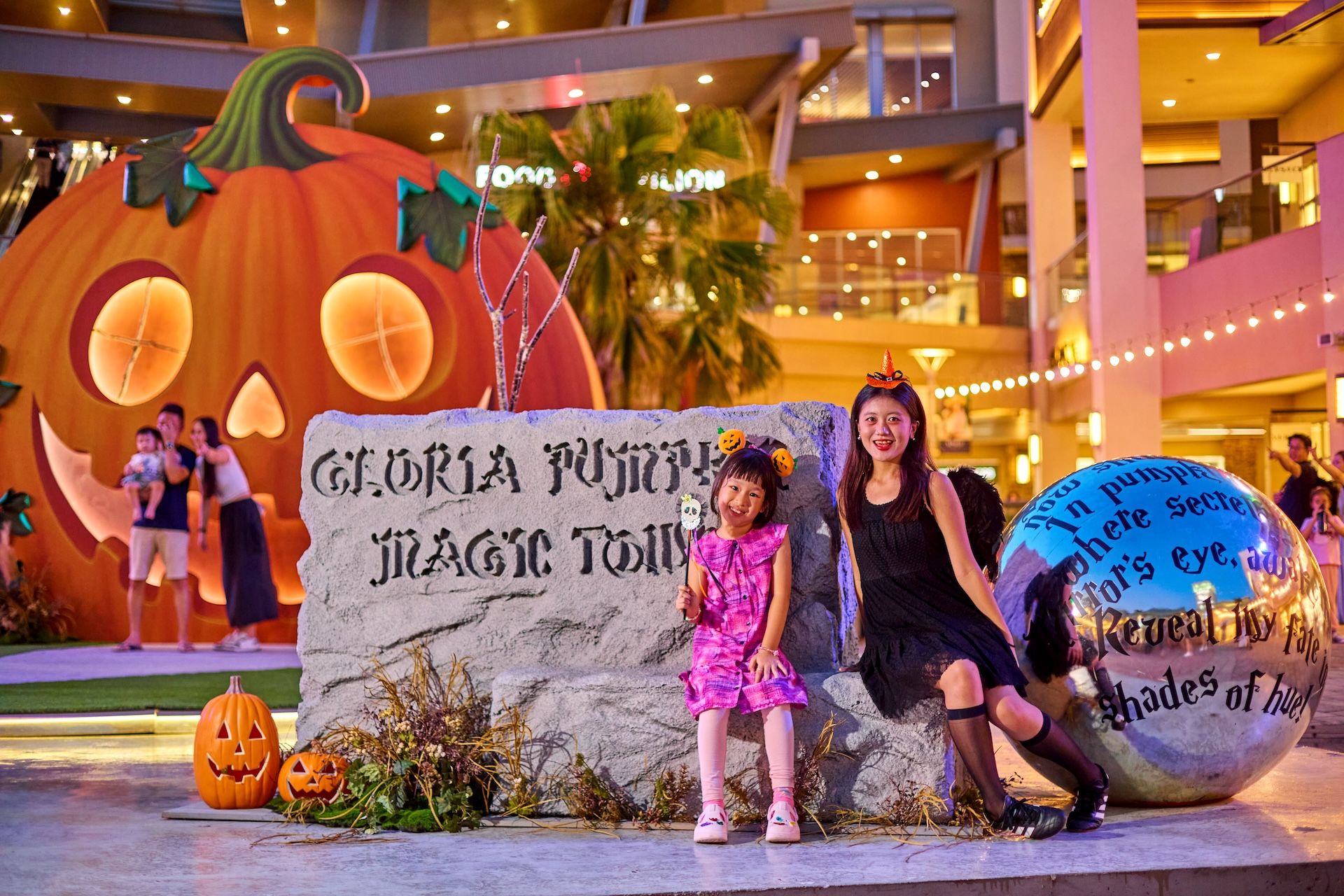 ▲華泰名品城萬聖節魔法村。（圖／業者提供）