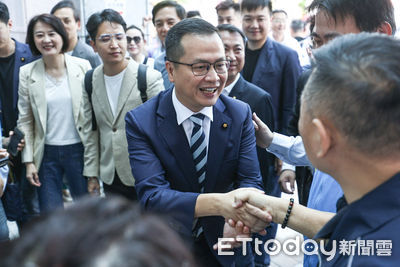 羅智強登記參選國民黨主席　「我是最能夠協調藍白合的人選」