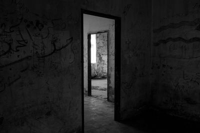 「青蛇年」鬼門關倒數!命理師曝「好兄弟更兇」警告:別說這句話