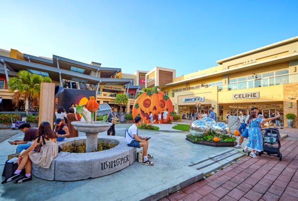 ▲桃園華泰名品城「南瓜谷魔法村」展至10/31。（圖／業者提供）