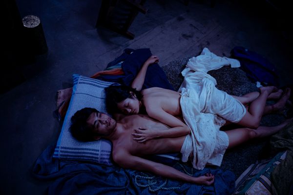 ▲潘綱大、柯泯薰在《河鰻》詮釋一段發生在孤島上的相遇與救贖，挑戰多場露骨親密戲。（圖／底噪影像提供）