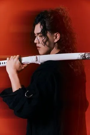 ▲「千萬訂閱網紅」奇軒挑戰電影演出，在新片《影視圈風雲》和Lulu黃路梓茵合作。（圖／種子影業提供）