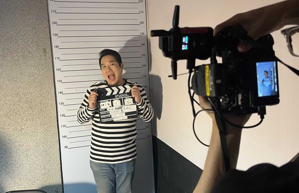 ▲「千萬訂閱網紅」奇軒挑戰電影演出，在新片《影視圈風雲》和Lulu黃路梓茵合作。（圖／種子影業提供）