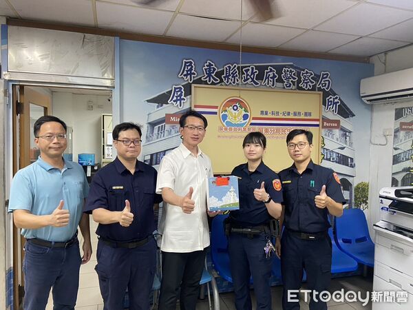 ▲屏東警分局逮獲魏姓女車手。（圖／記者陳崑福翻攝）