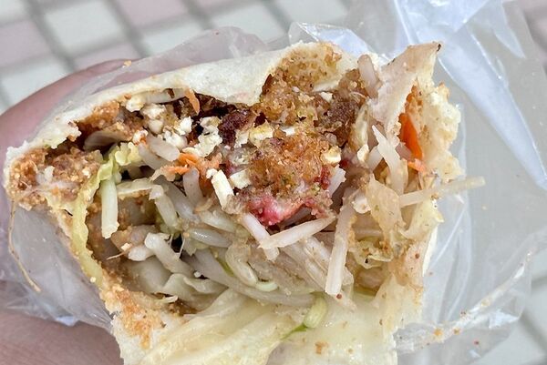 ▲▼艋舺潤餅。（圖／部落客小虎食夢網授權提供）