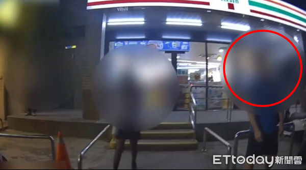 ▲▼ 超商遇正妹忍不住偷拍！高雄男當場遭逮　見警嚇哭：我承認錯了  。（圖／記者賴文萱翻攝）