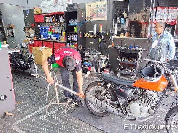▲台東環保局提醒機車出廠滿5年須每年排氣定檢。（圖／記者楊晨東翻攝）