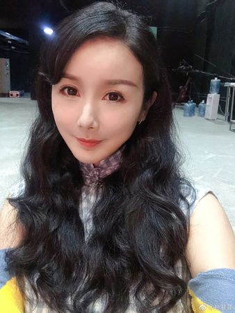 ▲孫菲菲控訴前夫「總是幻想我跟各種男人外遇」。（圖／翻攝自微博／孫菲菲）