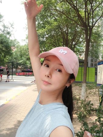 ▲孫菲菲控訴前夫「總是幻想我跟各種男人外遇」。（圖／翻攝自微博／孫菲菲）