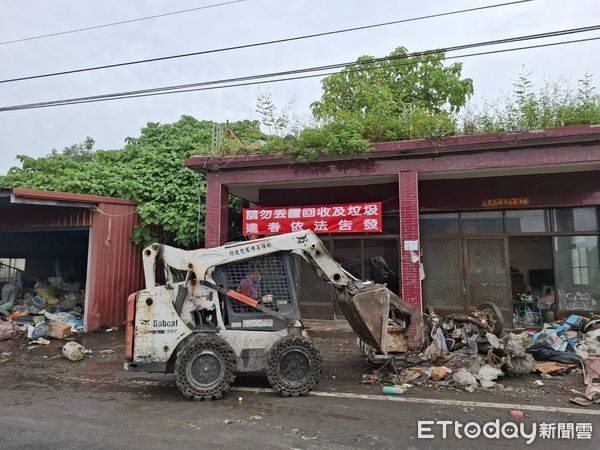 ▲▼ 屏東內埔一處回收場因業者停止營業，但當地居民仍習慣將垃圾堆放於此，導致環境髒亂不堪。         （圖／記者陳崑福翻攝）