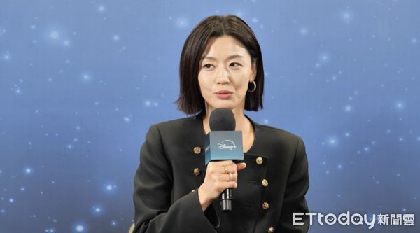 ▲▼獨家／娶全智賢就是福！「婆婆」大讚：她超會賺錢　女神反應好害羞。（圖／Disney+提供）