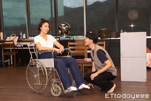 ▲▼ 瓊瑤原著小說改編舞台劇《你的故事我的夢》彩排記者會,隋棠,曾少宗     。（圖／記者徐文彬攝）