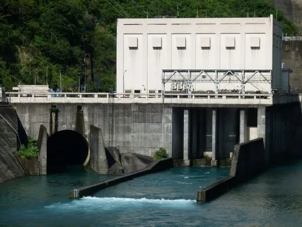 ▲林口火力發電廠機組故障，台電公司桂山電廠今天緊急請求台北市政府翡翠水庫管理局支援。（圖／台北翡翠水庫管理局）