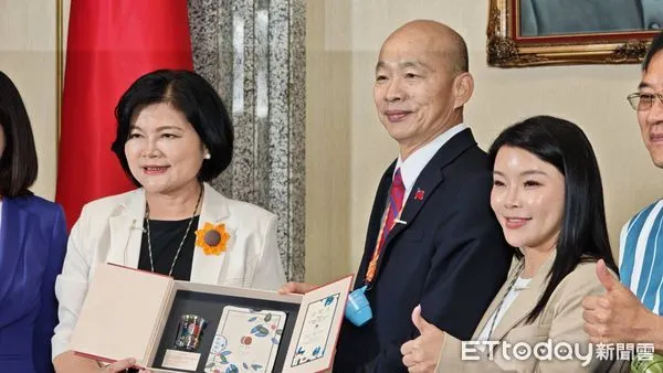 ▲▼雲林縣長張麗善、立法院長韓國瑜、國民黨立委張嘉郡、許宇甄18日在立法院推廣雲林縣府將舉辦的「台灣咖啡節」。（圖／記者陳煥丞攝）